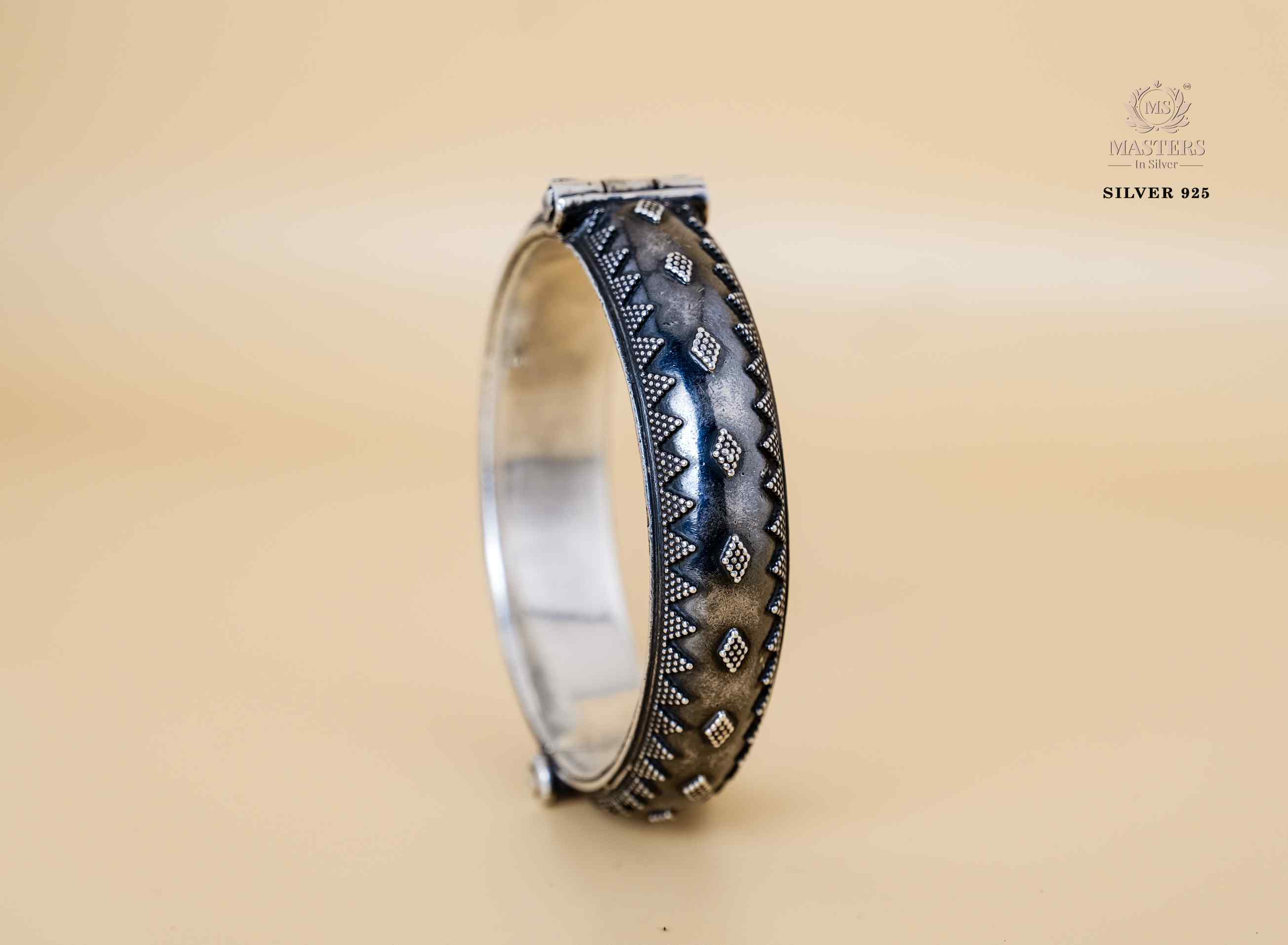 OXIDISED BEAUTIFUL SINGLE KADA ANTIQUE LOOKS