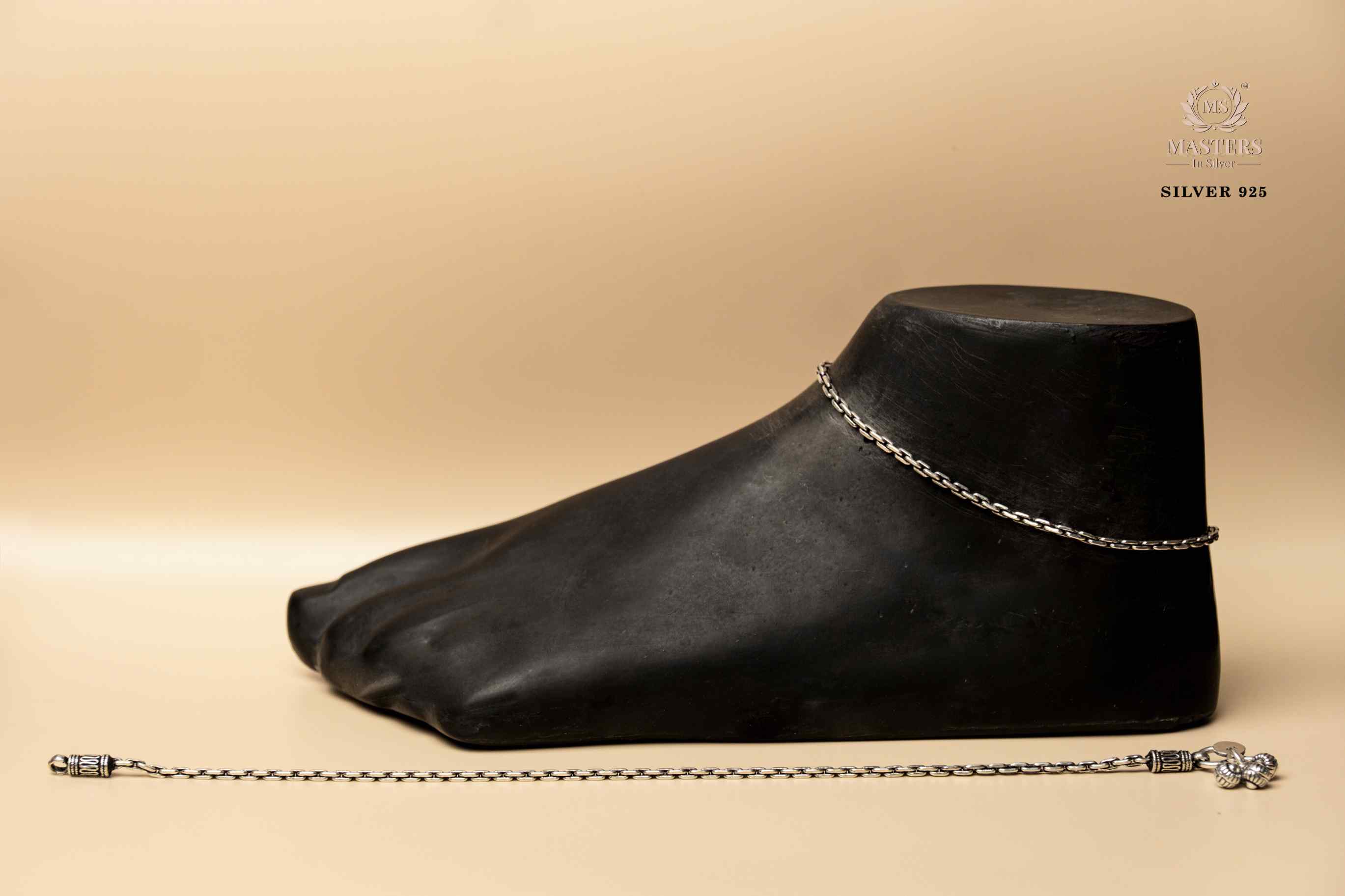 REGULAR WORN ANKLETS