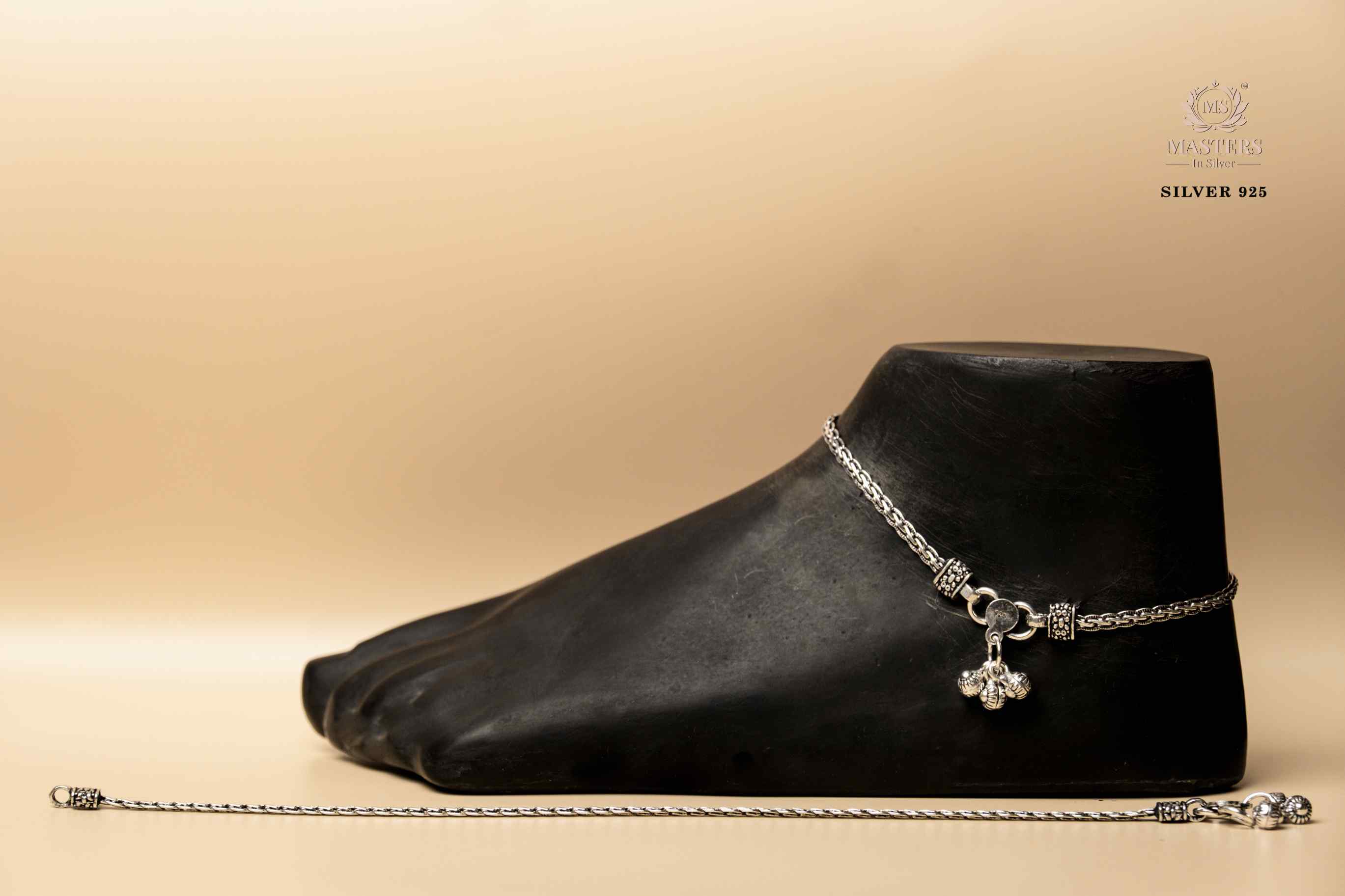 REGULAR WORN ANKLETS