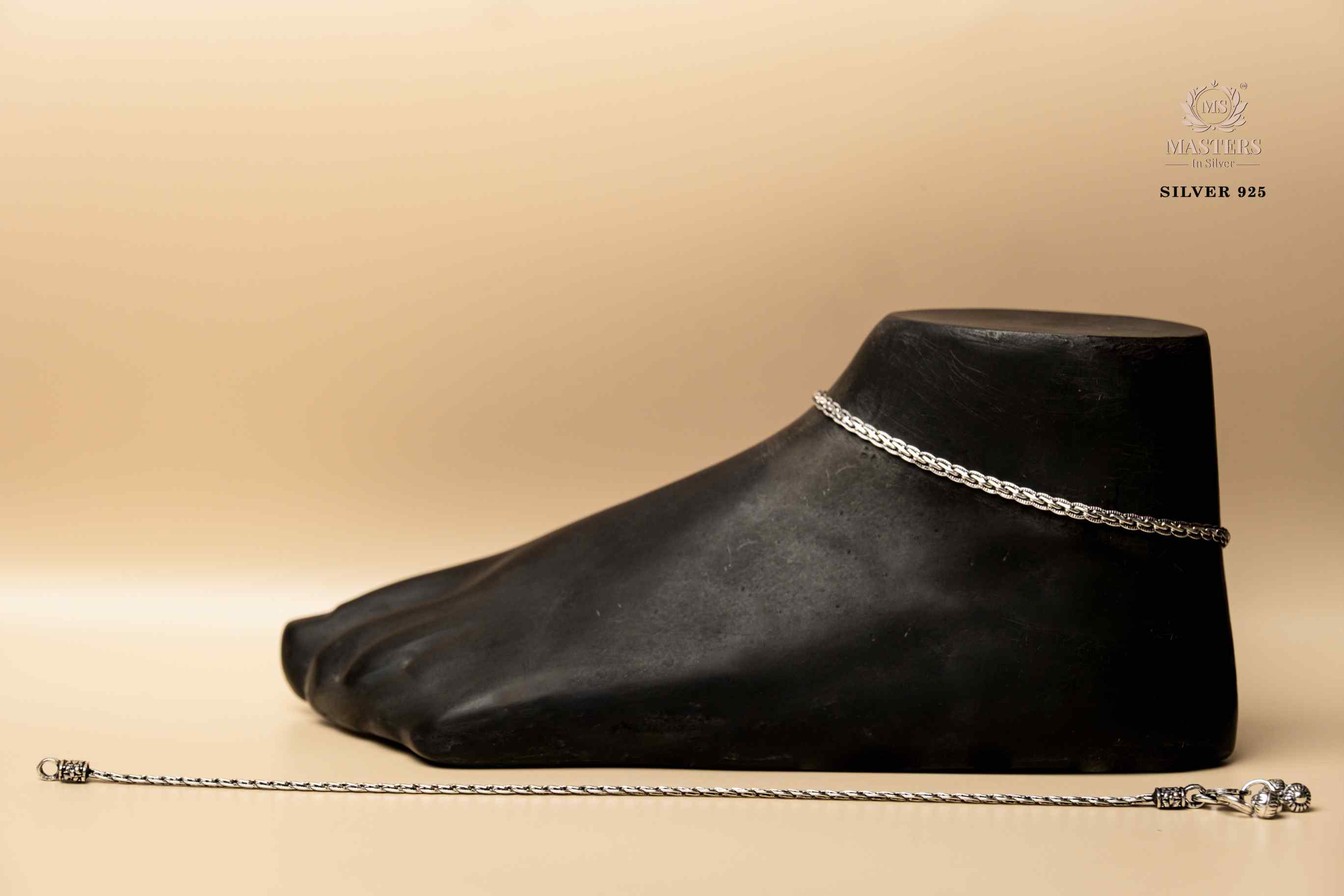 REGULAR WORN ANKLETS