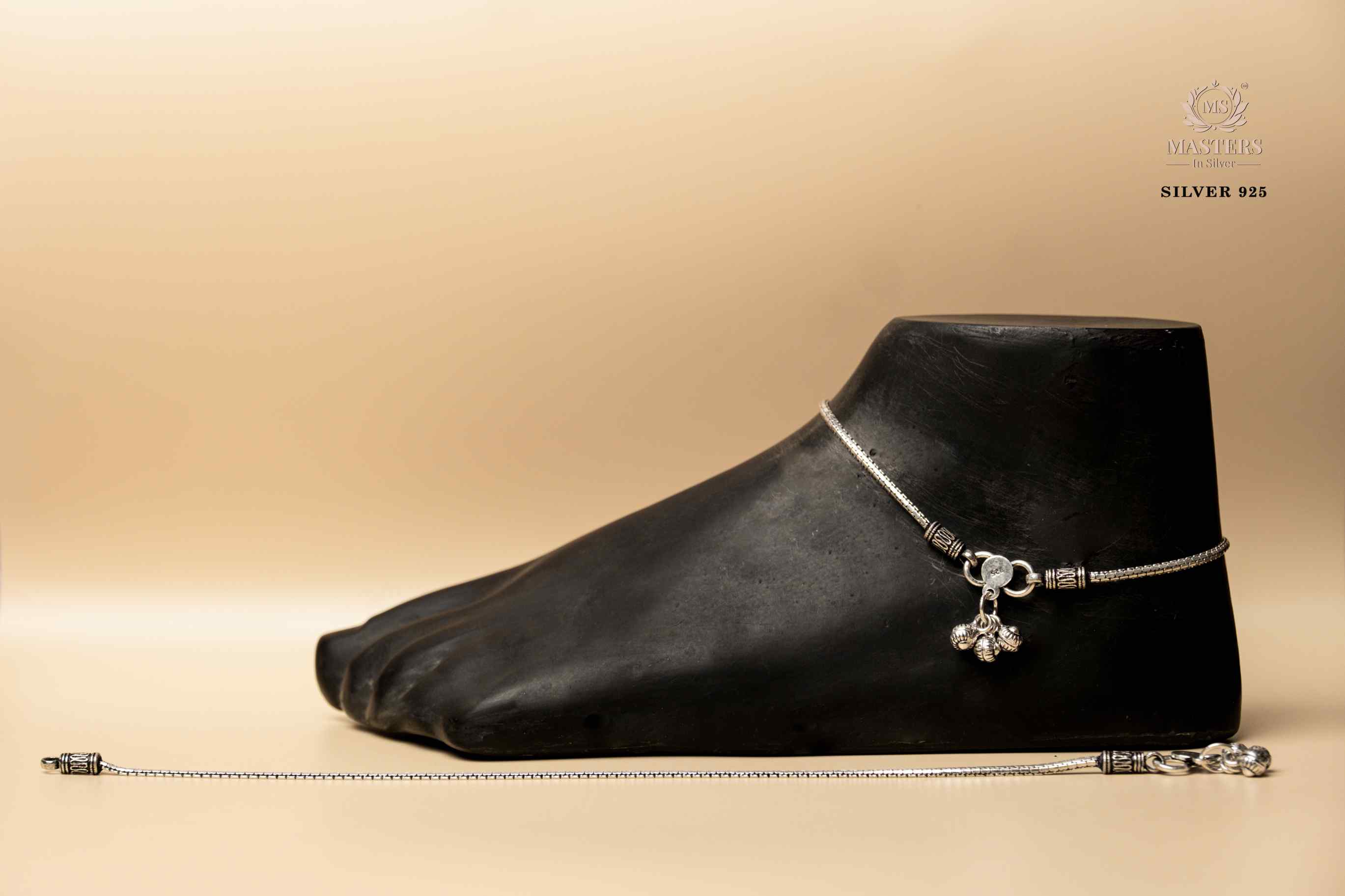 REGULAR WORN ANKLETS