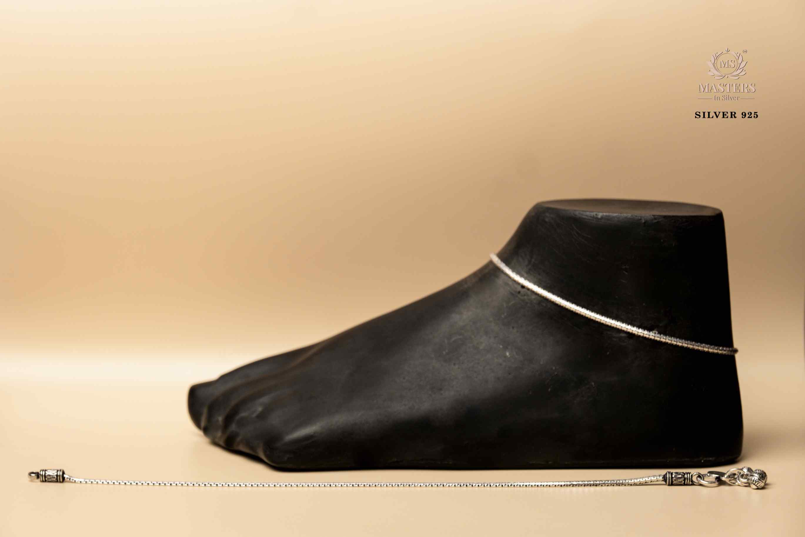 REGULAR WORN ANKLETS