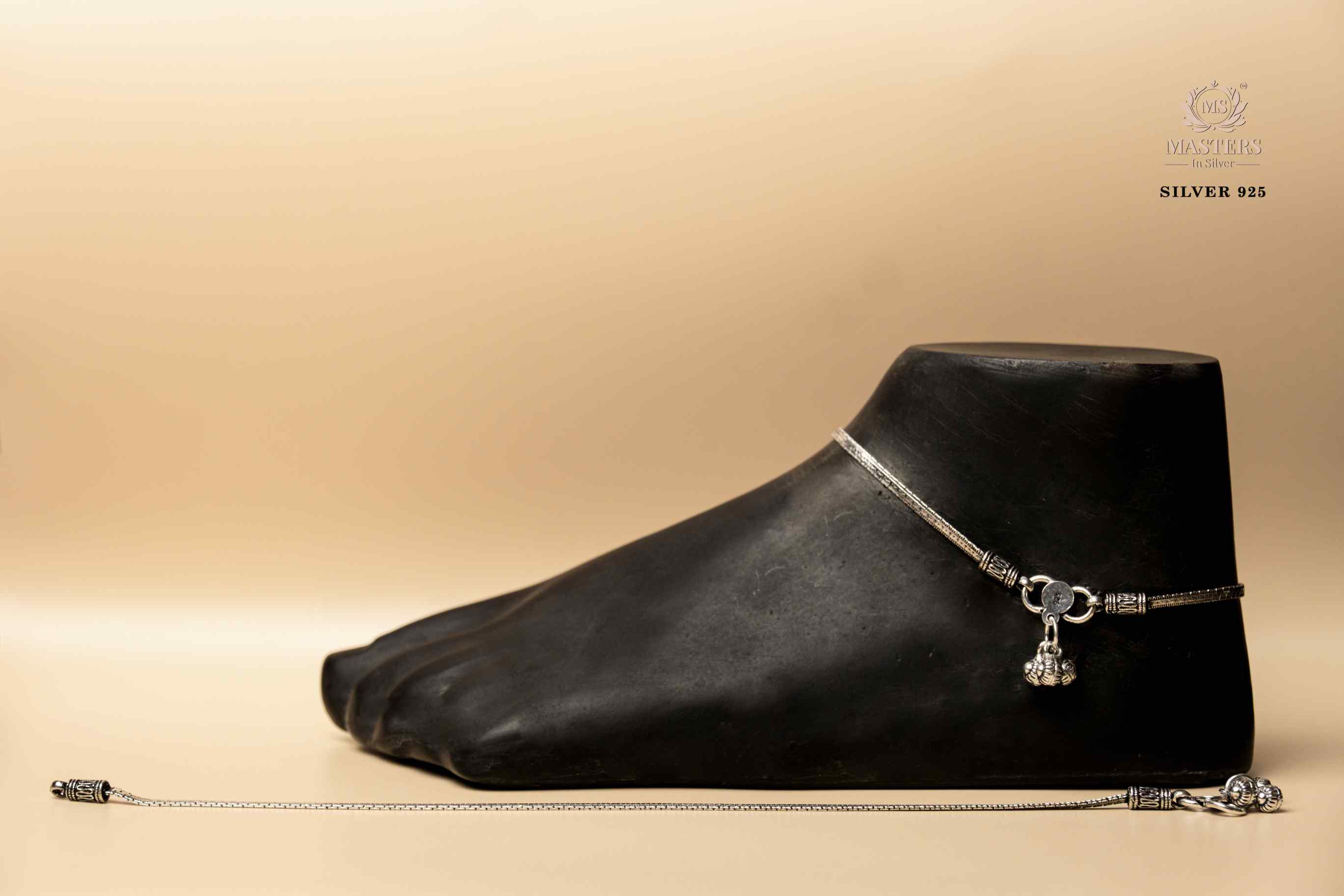 REGULAR WORN ANKLETS