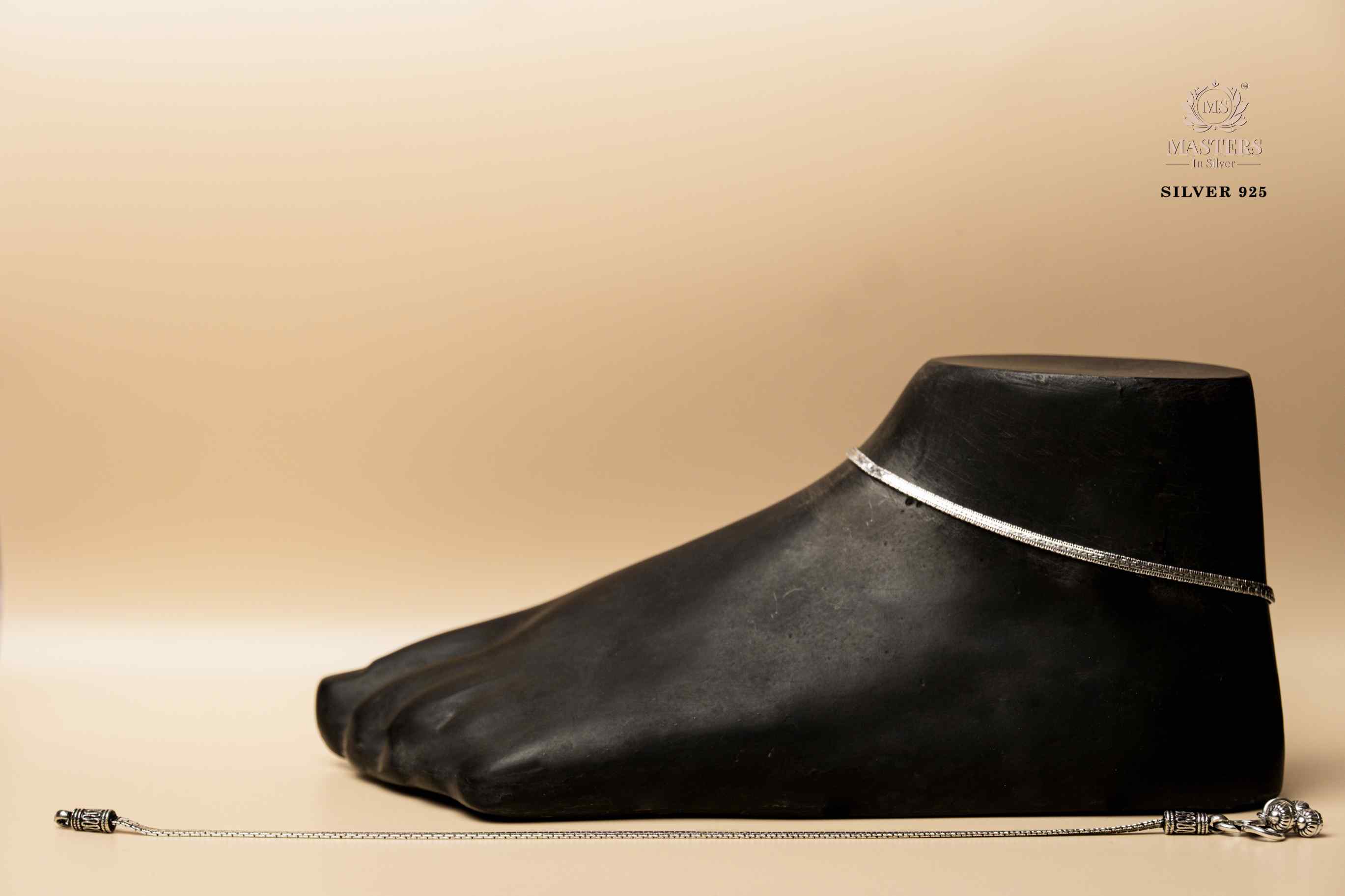 REGULAR WORN ANKLETS