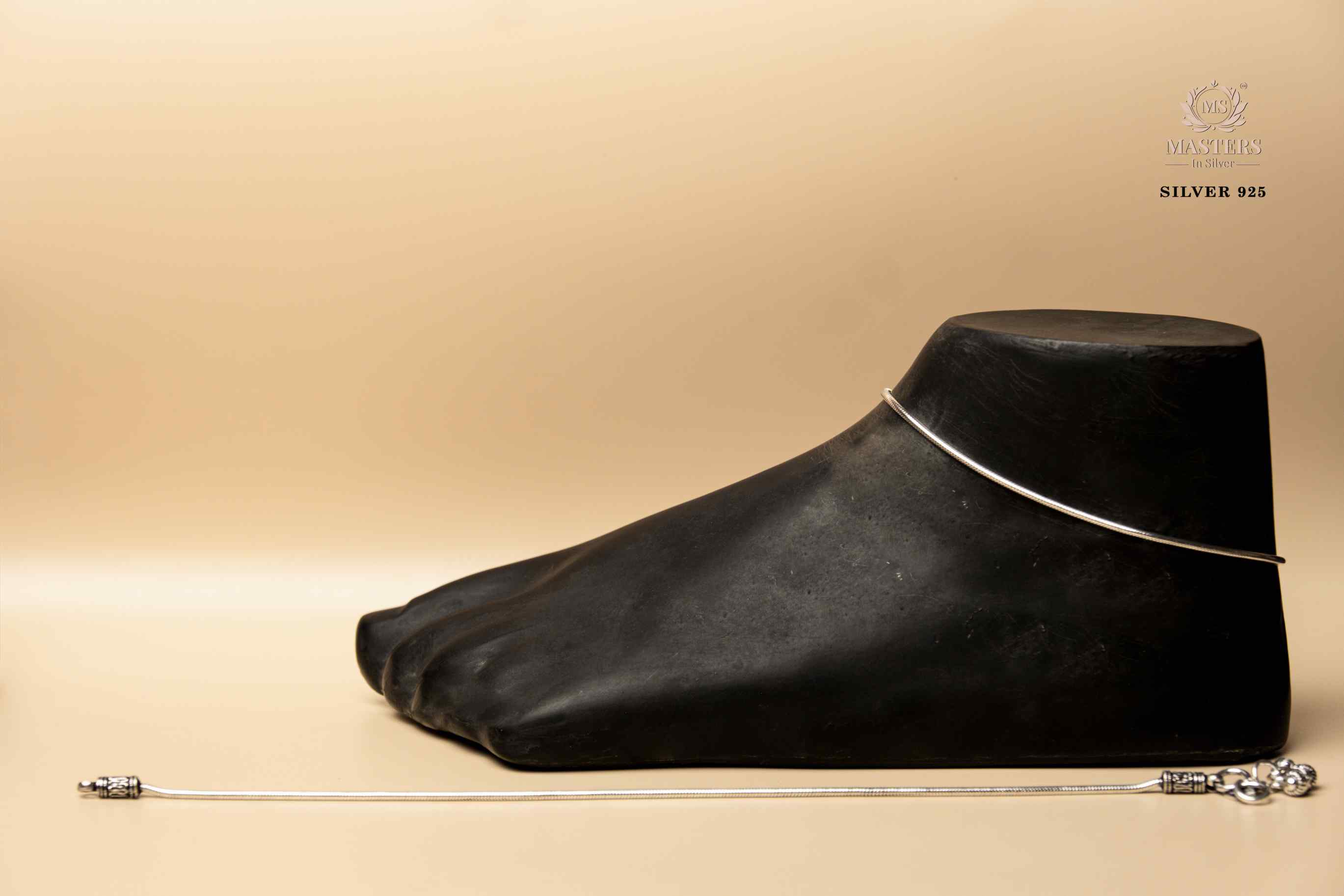 REGULAR WORN ANKLETS