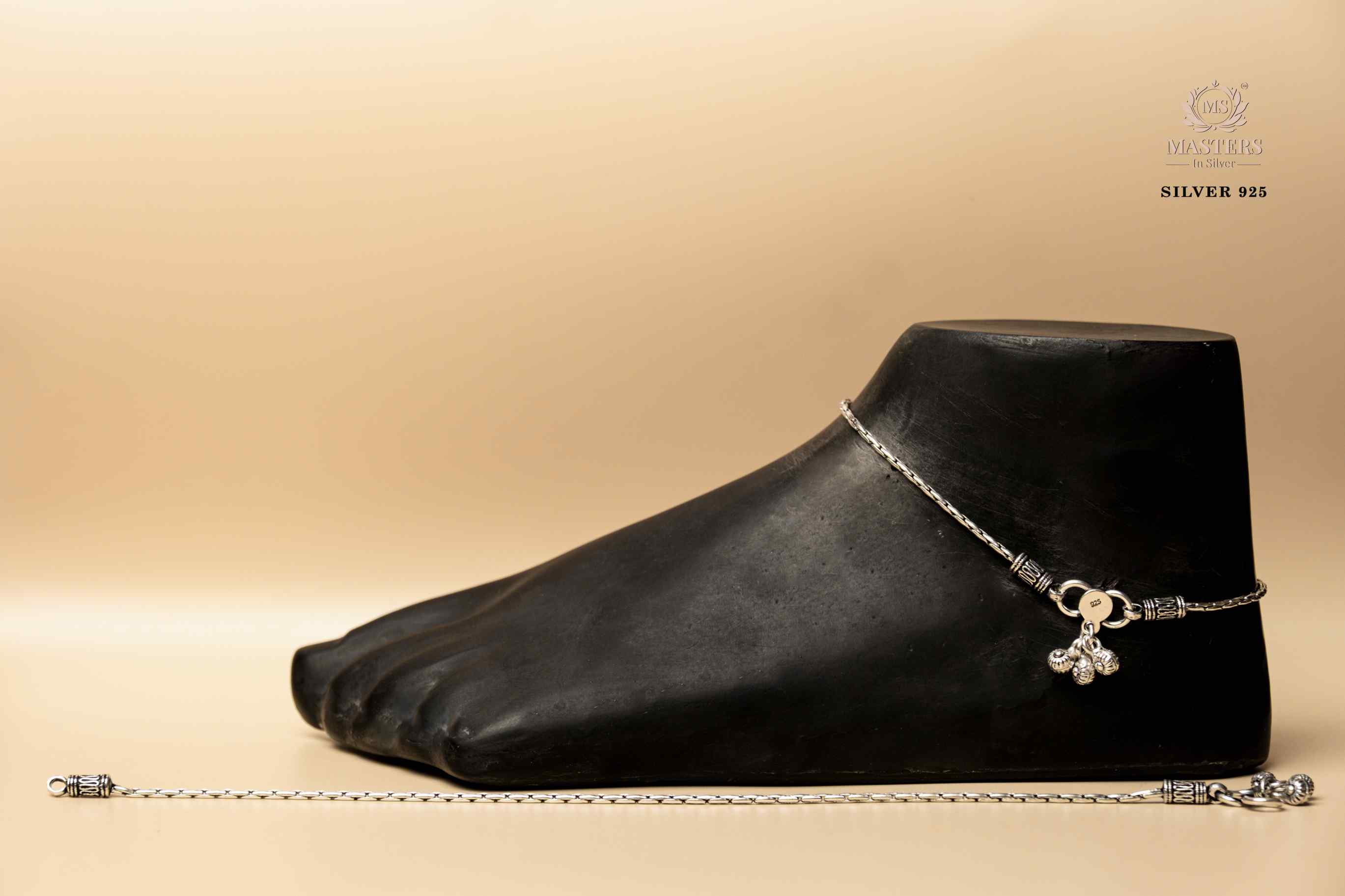 REGULAR WORN ANKLETS