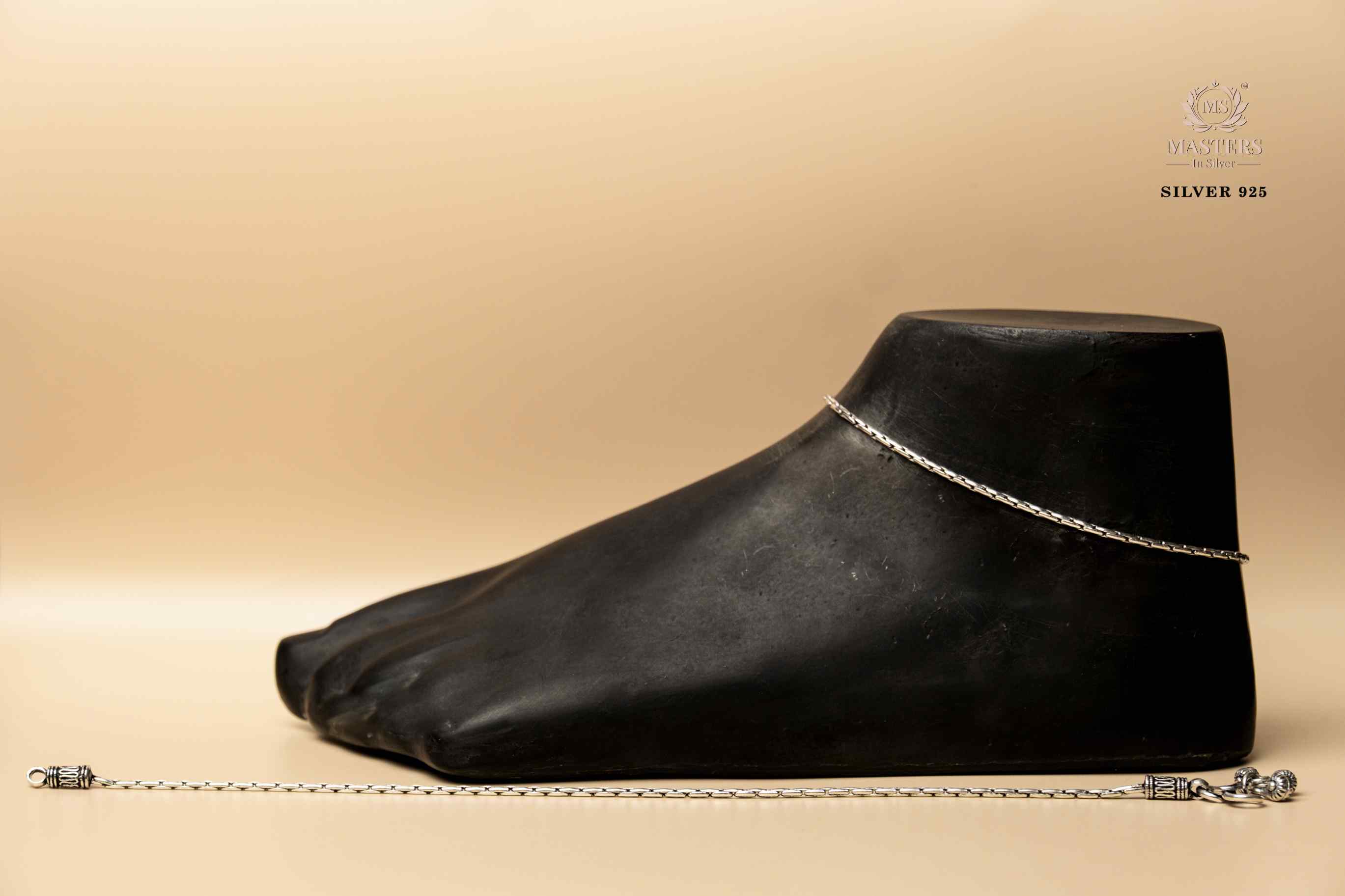 REGULAR WORN ANKLETS