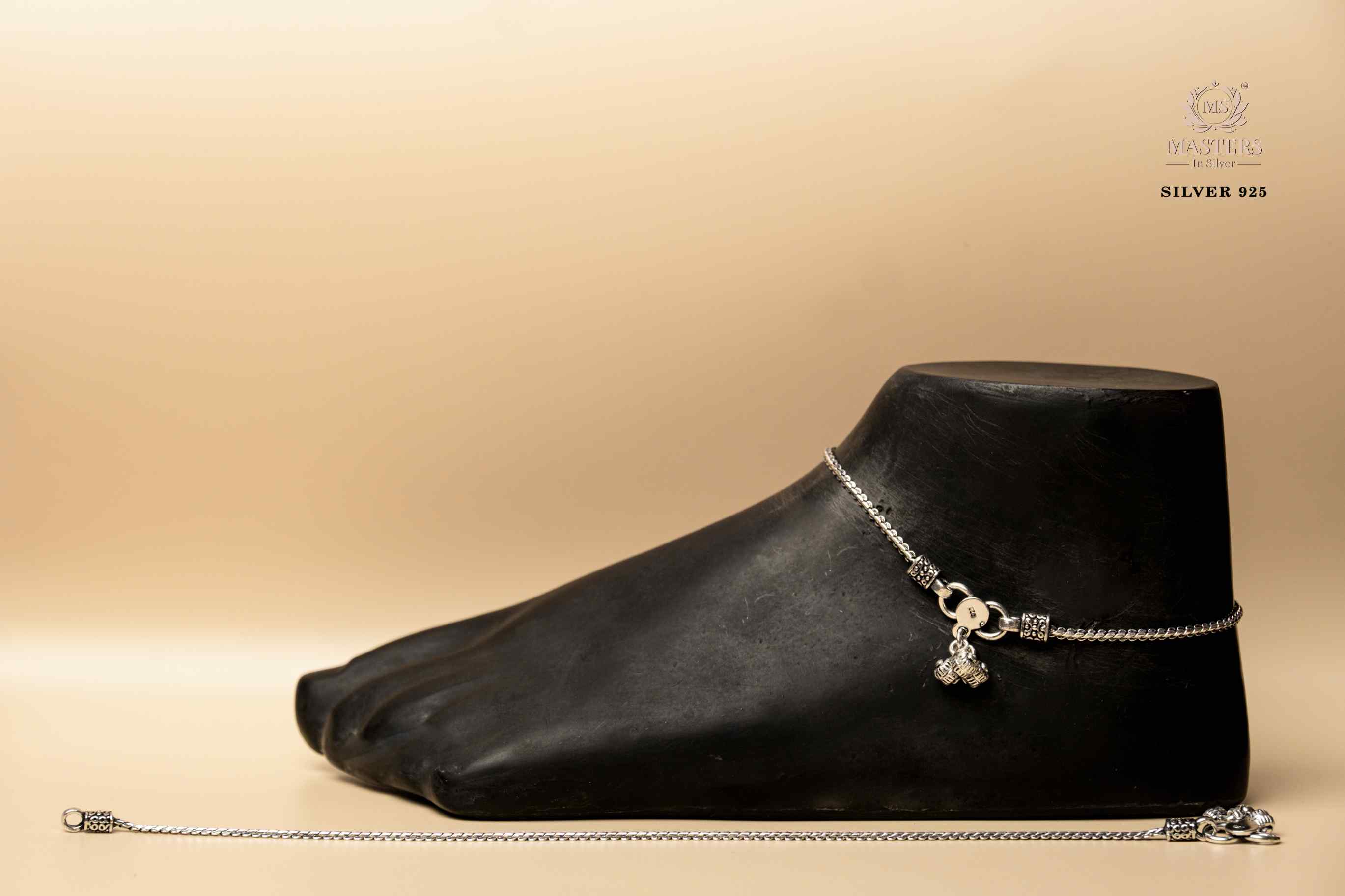 REGULAR WORN ANKLETS