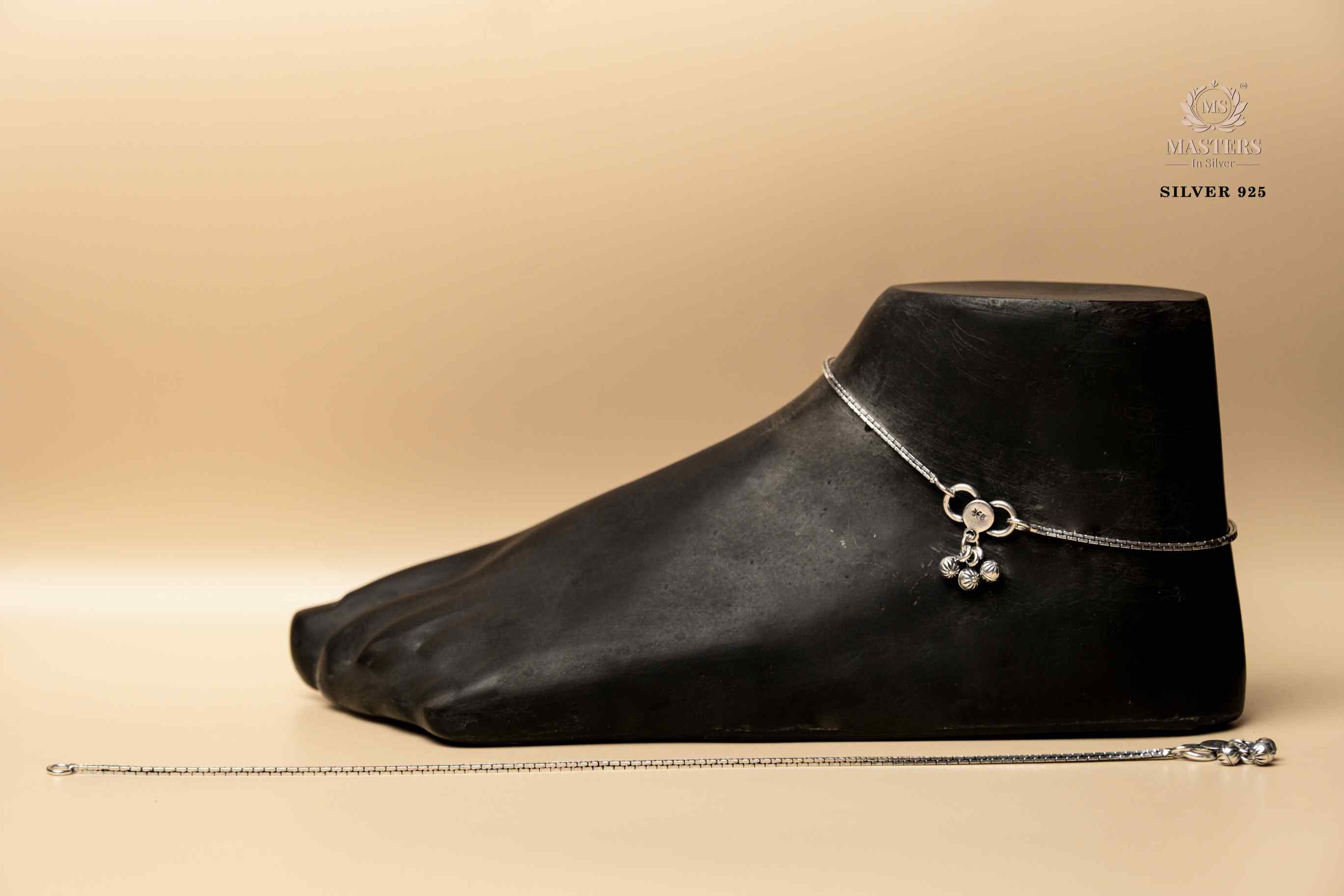 REGULAR WORN ANKLETS