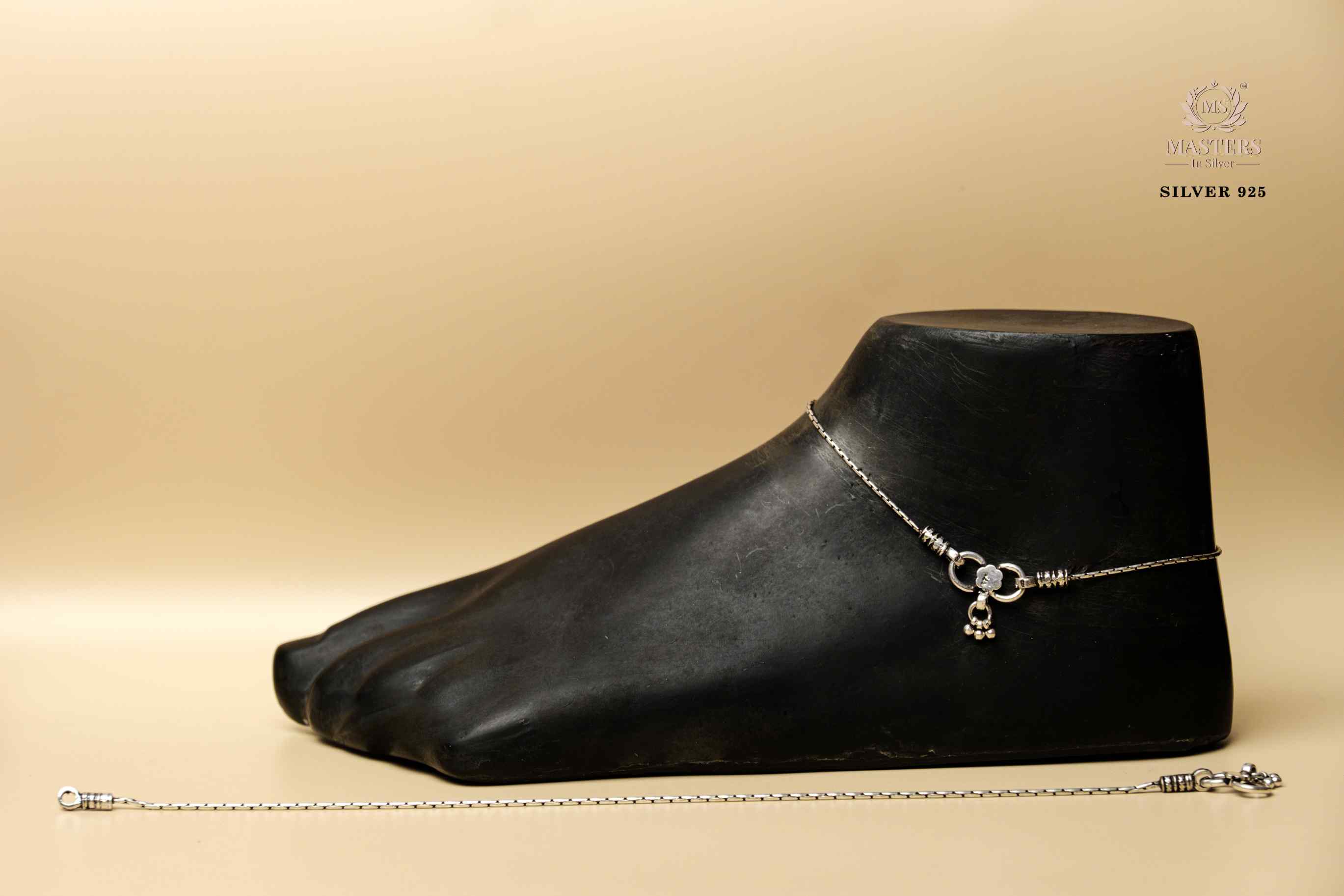 REGULAR WORN ANKLETS