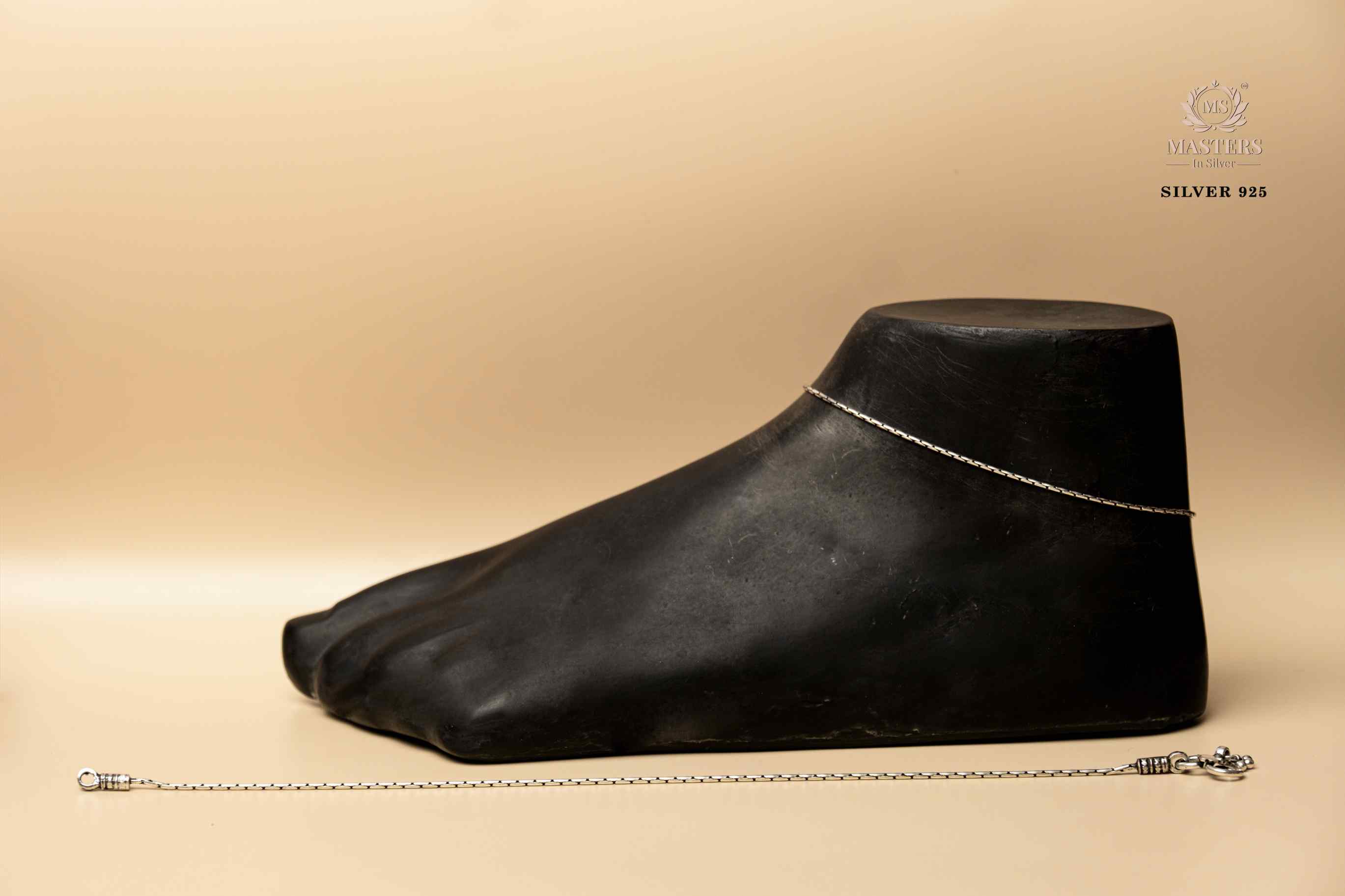 REGULAR WORN ANKLETS