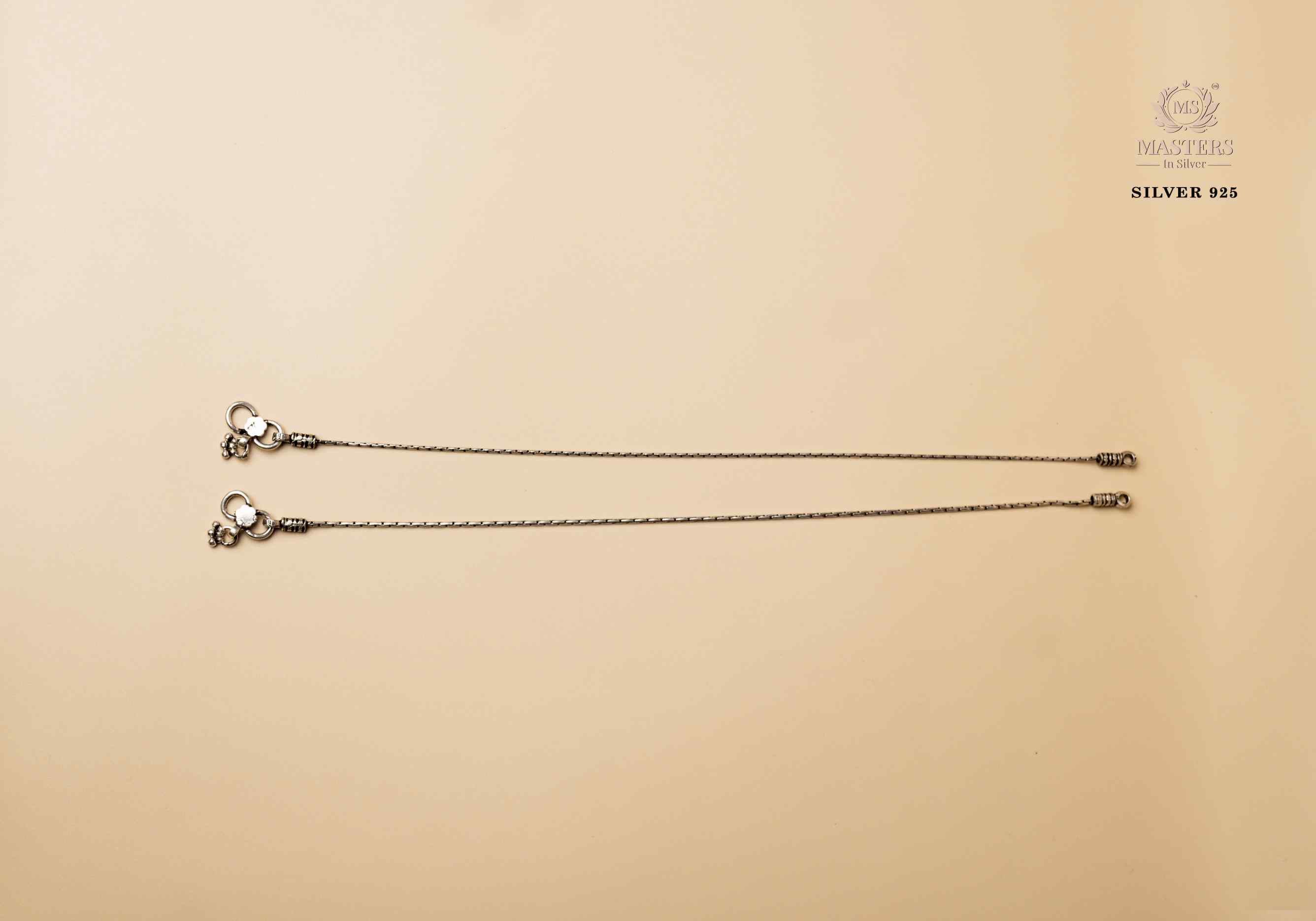 REGULAR WORN ANKLETS